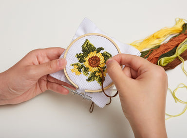 Mini Cross Stitch Embroidery Kit - Sunflower Kikkerland - Oscar & Libby's